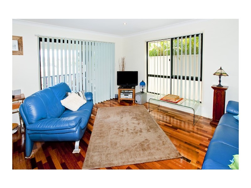 9 Cambria Crt, Newport QLD 4020