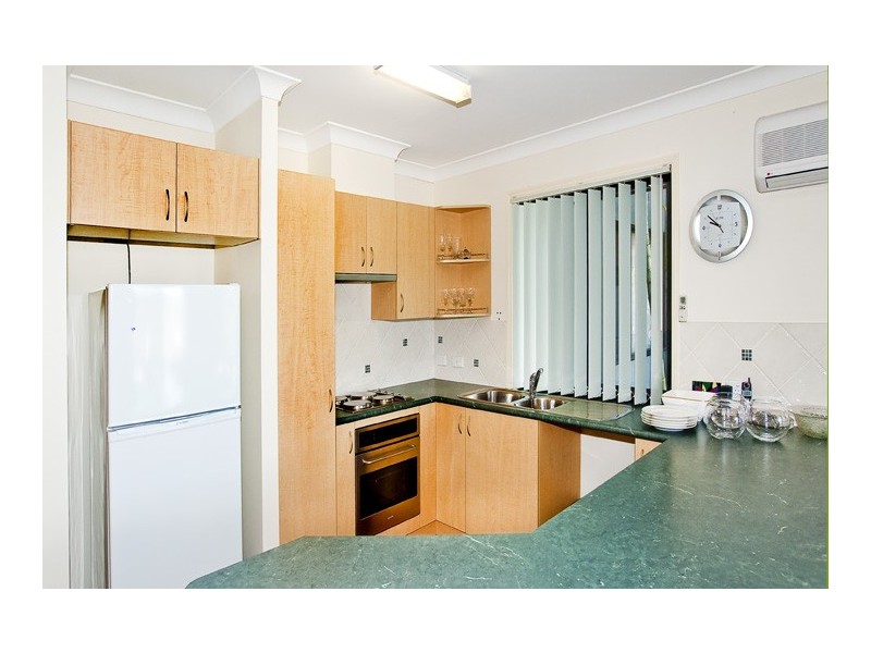 9 Cambria Crt, Newport QLD 4020