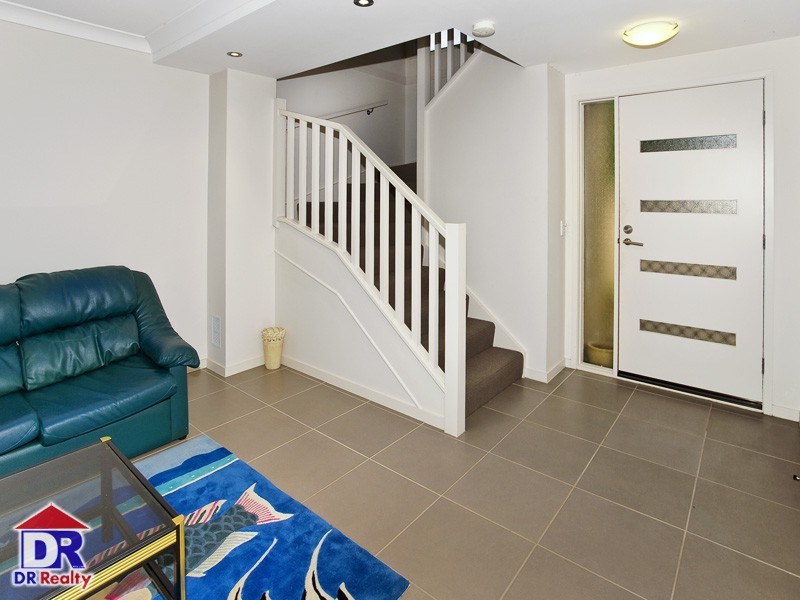 7/8 Griffith Rd, Scarborough QLD 4020