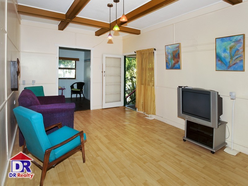 8 Robertson Ave, Margate QLD 4019