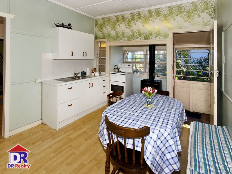 8 Robertson Ave, Margate QLD 4019