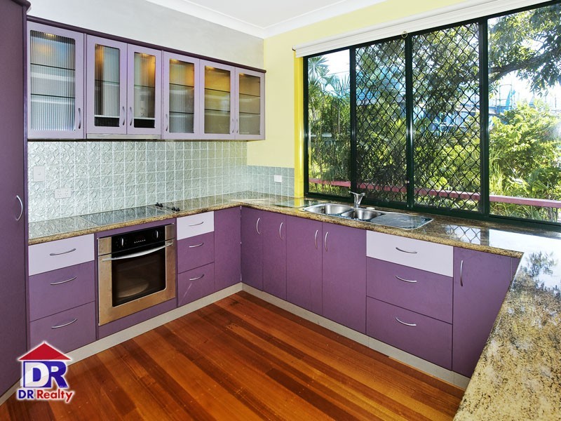 8 Robertson Ave, Margate QLD 4019