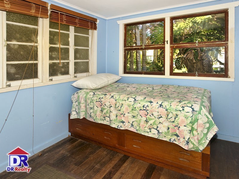 8 Robertson Ave, Margate QLD 4019