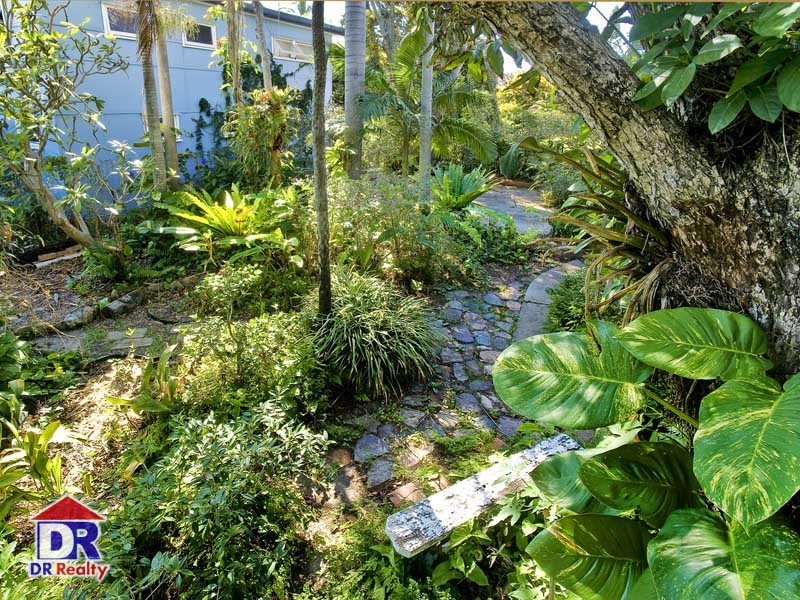 8 Robertson Ave, Margate QLD 4019