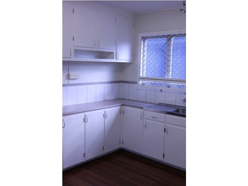 17 Inglis St, Woody Point QLD 4019