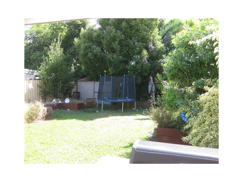 17 Inglis St, Woody Point QLD 4019