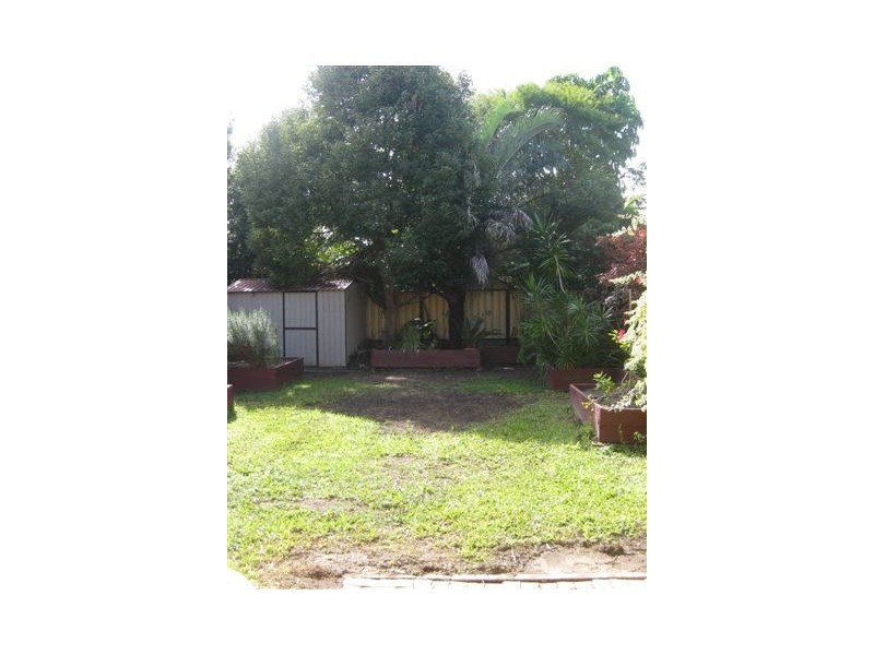 17 Inglis St, Woody Point QLD 4019