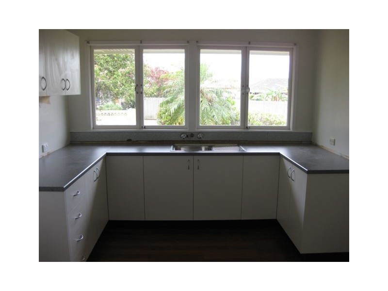 12 Rotary Cres, Redcliffe QLD 4020