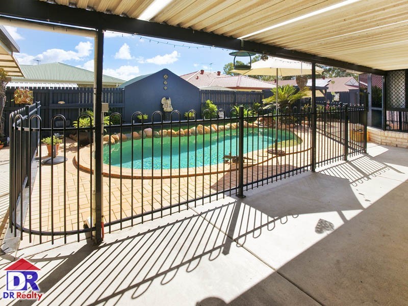 12 Fleur St, Rothwell QLD 4022