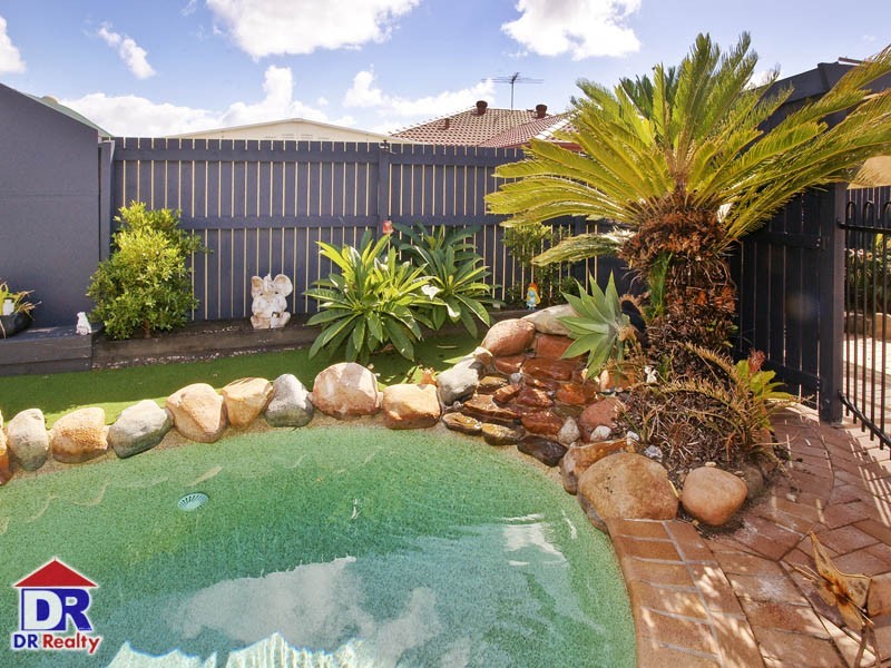 12 Fleur St, Rothwell QLD 4022