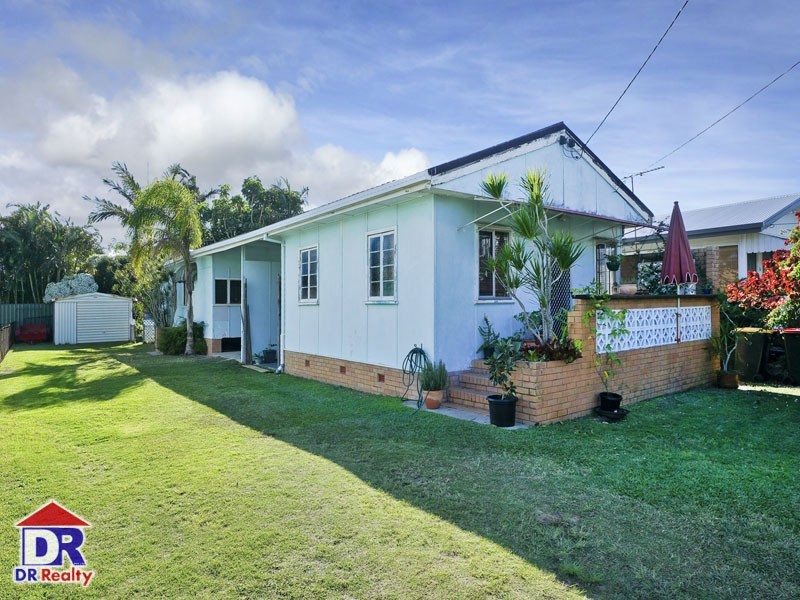 10 Fifth Ave, Scarborough QLD 4020