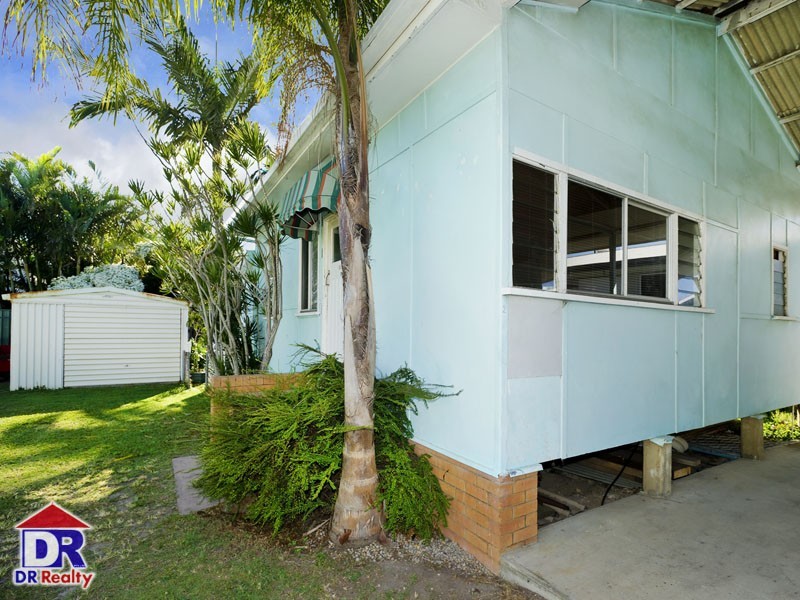 10 Fifth Ave, Scarborough QLD 4020