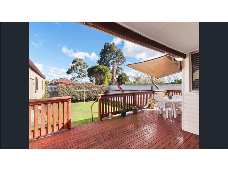 17 Catherine St, Waratah West NSW 2298