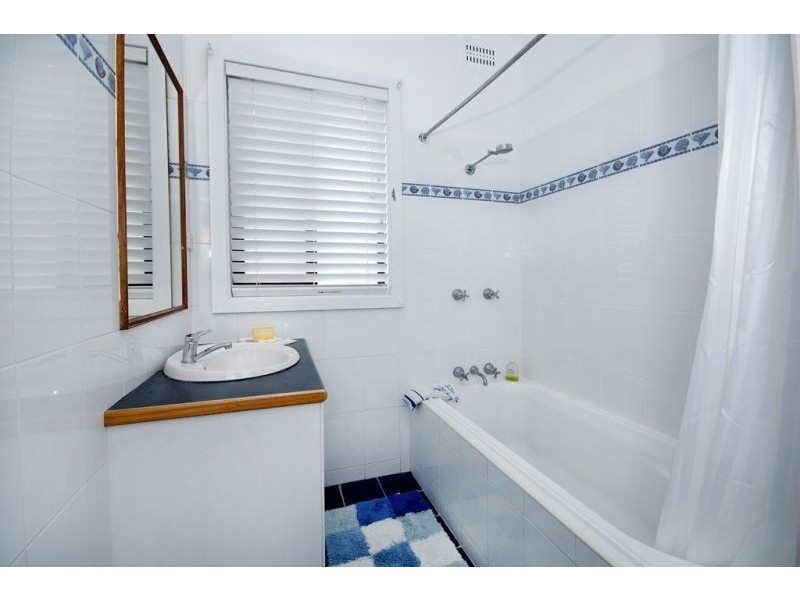 17 Catherine St, Waratah West NSW 2298