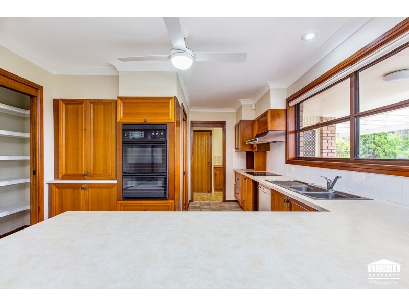 156 Glad Gunson Dr, Eleebana NSW 2282