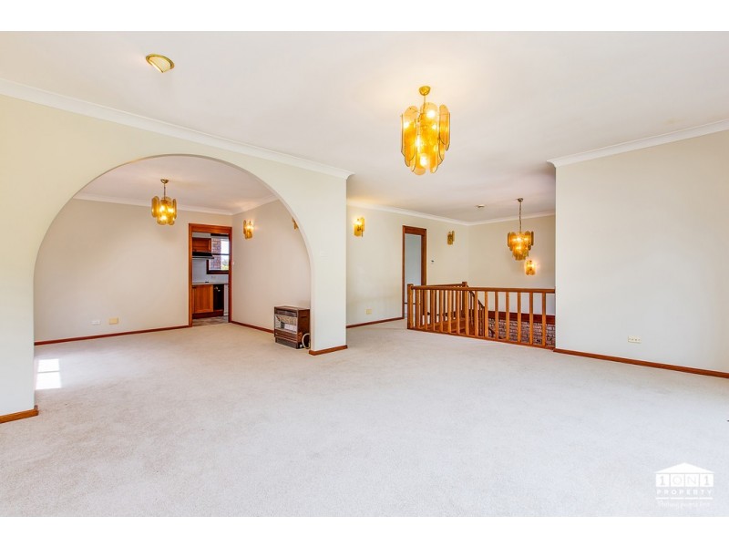 156 Glad Gunson Dr, Eleebana NSW 2282