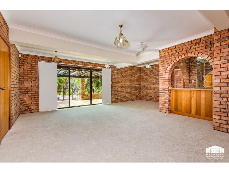 156 Glad Gunson Dr, Eleebana NSW 2282