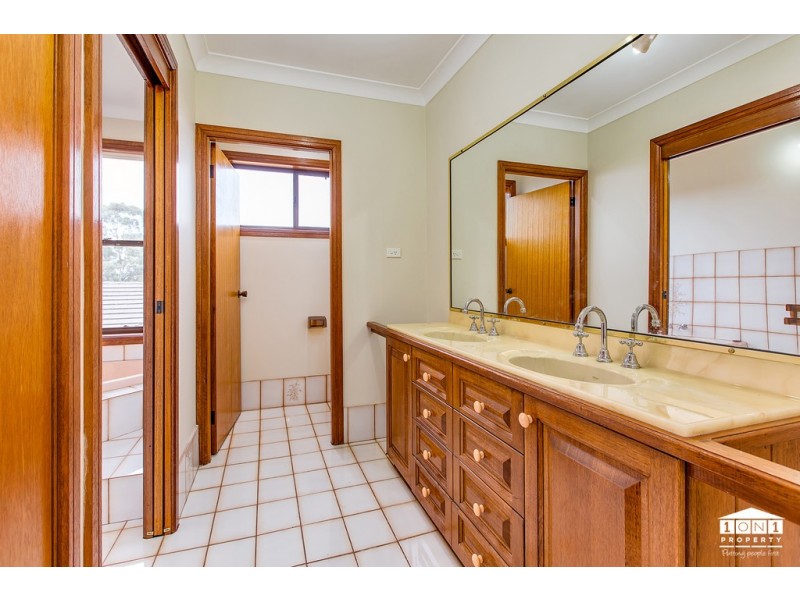 156 Glad Gunson Dr, Eleebana NSW 2282