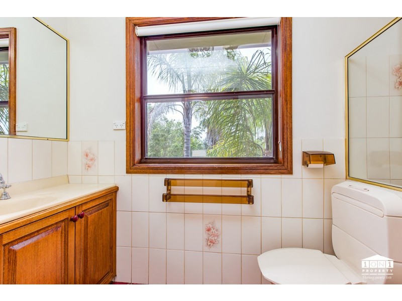 156 Glad Gunson Dr, Eleebana NSW 2282