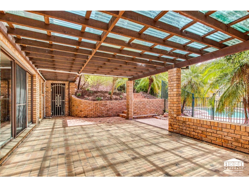 156 Glad Gunson Dr, Eleebana NSW 2282