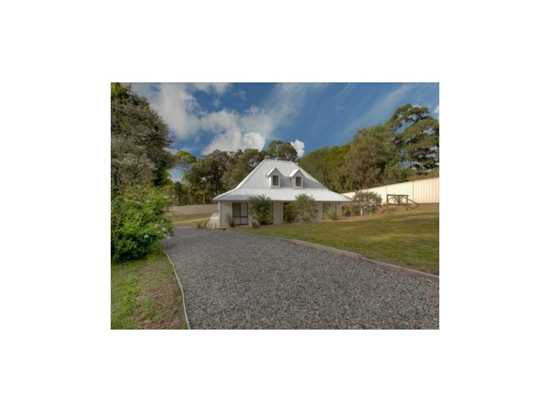 6 Curlew Close, Mount Hutton NSW 2290