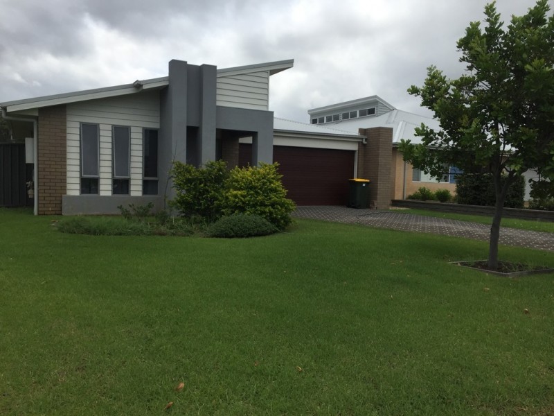 27 Jabiru Drive, Fern Bay NSW 2295