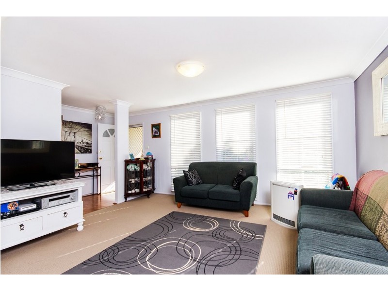 15 Butterfield Crescent, Ashtonfield NSW 2323