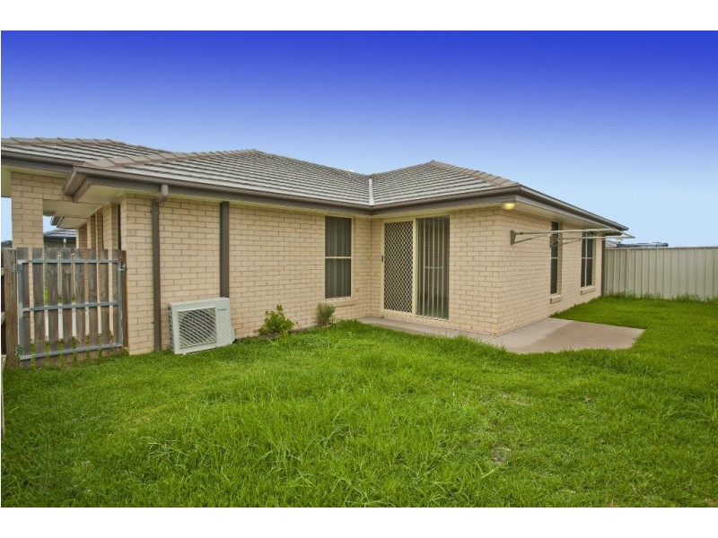 16 Niven Parade, Rutherford NSW 2320