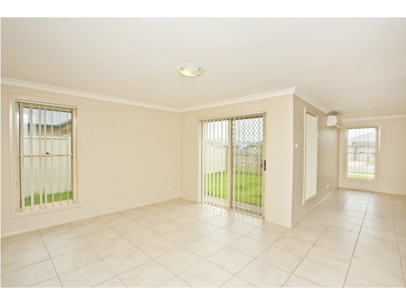 16 Niven Parade, Rutherford NSW 2320