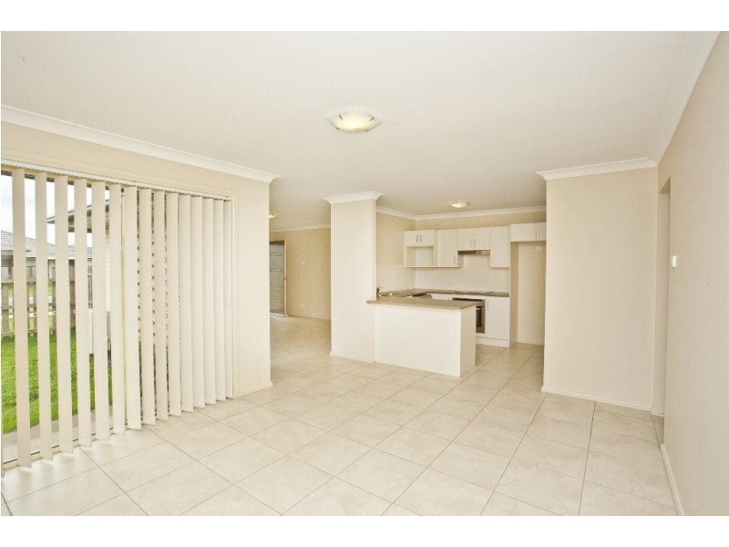 16 Niven Parade, Rutherford NSW 2320