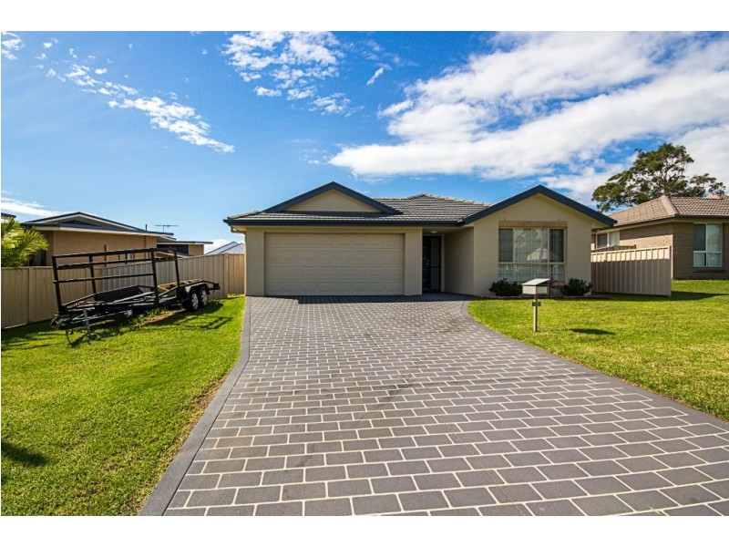 95 Aberglasslyn Road, Rutherford NSW 2320