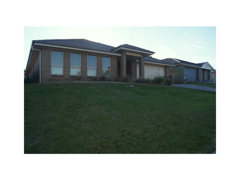 19 Dunbar Road, Cameron Park NSW 2285
