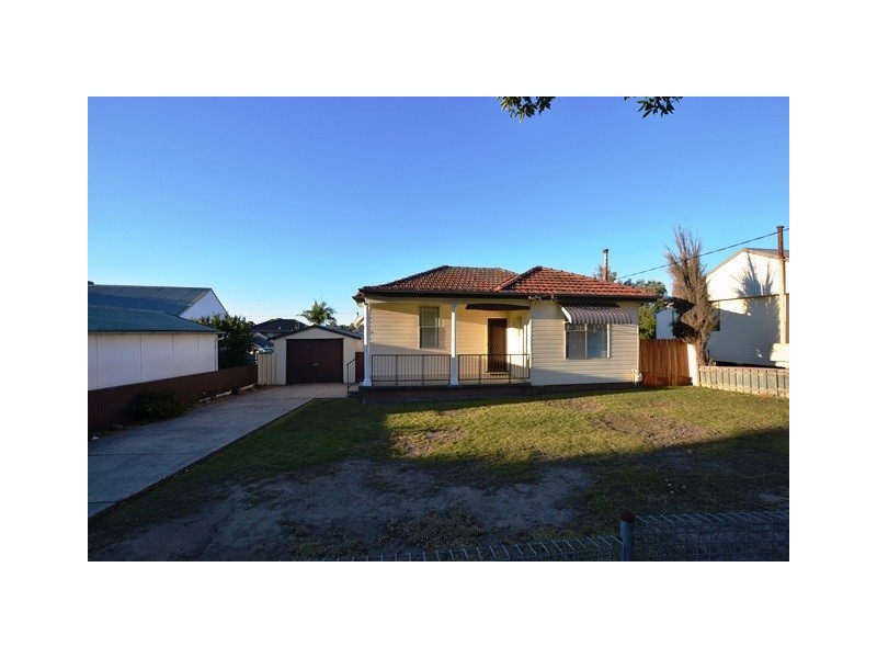 18 Tobruk Street, Shortland NSW 2307