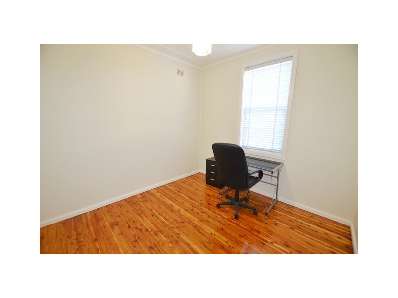 18 Tobruk Street, Shortland NSW 2307