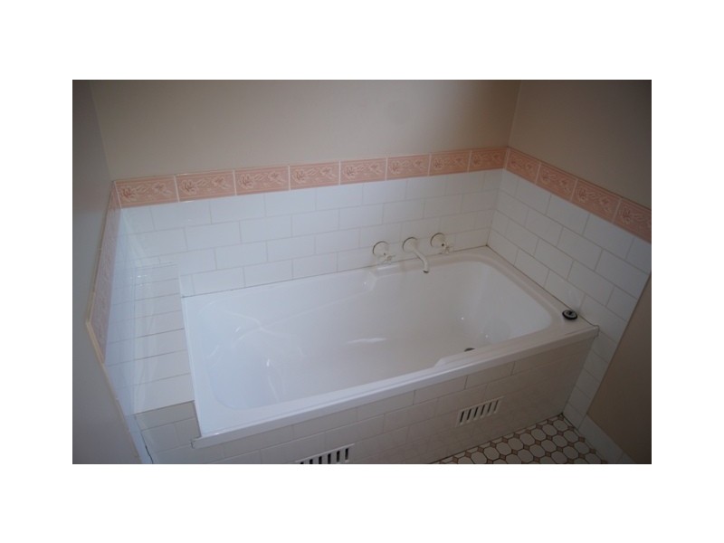 Unit 3 / 11 Aintree Close, Charlestown NSW 2290