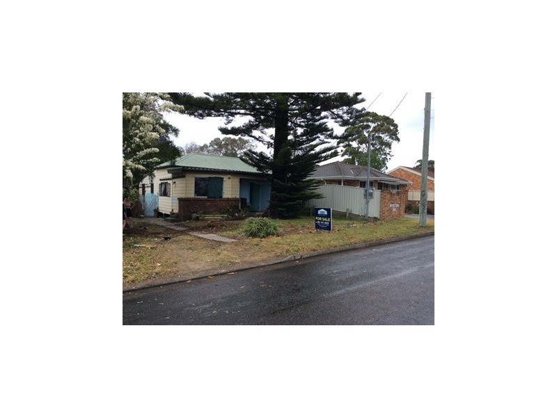 8 Glover Street, Belmont NSW 2280