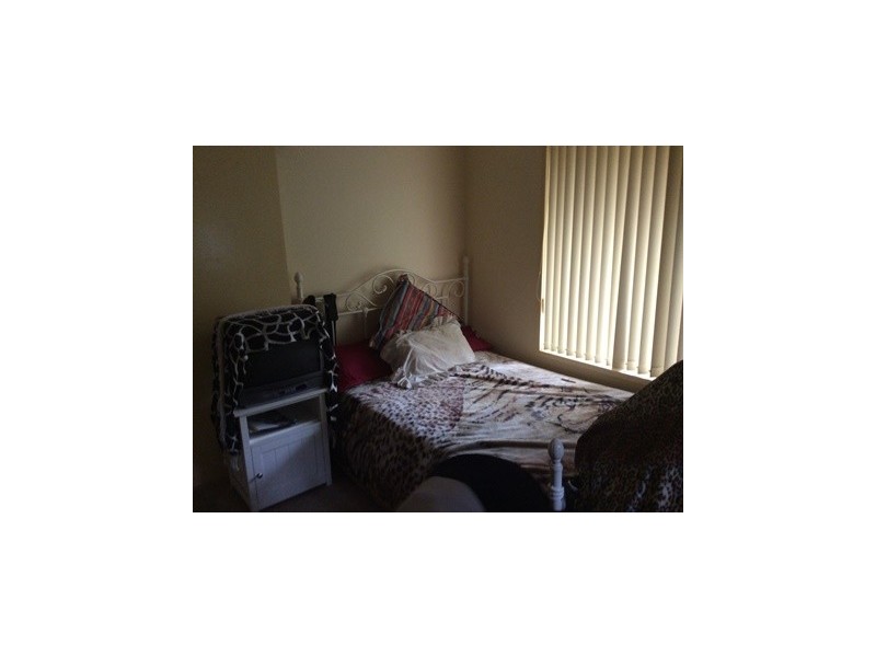 8 Glover Street, Belmont NSW 2280