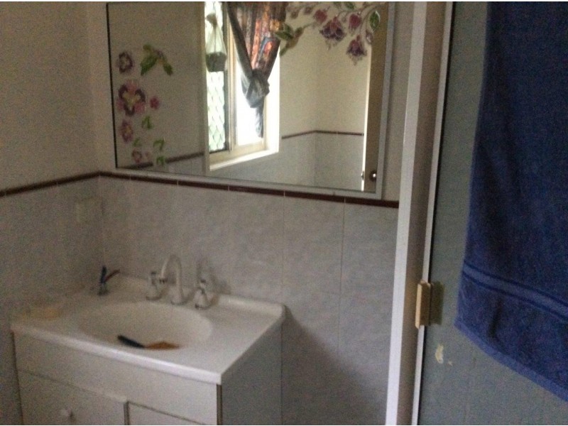 8 Glover Street, Belmont NSW 2280