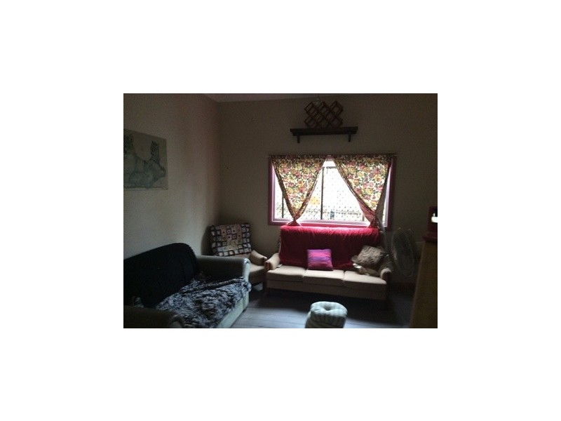 8 Glover Street, Belmont NSW 2280