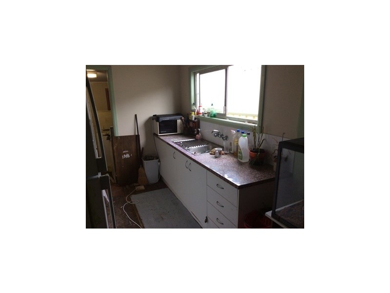 8 Glover Street, Belmont NSW 2280