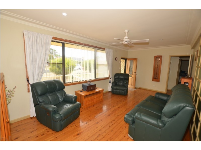 4 Stokes Street, Redhead NSW 2290