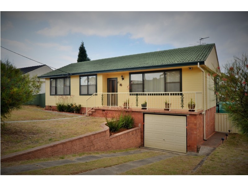 4 Stokes Street, Redhead NSW 2290