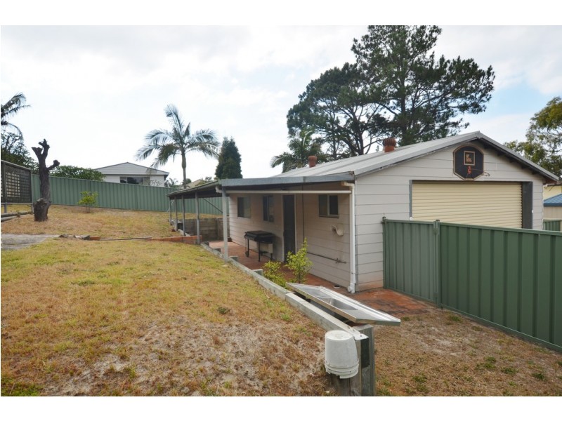 4 Stokes Street, Redhead NSW 2290