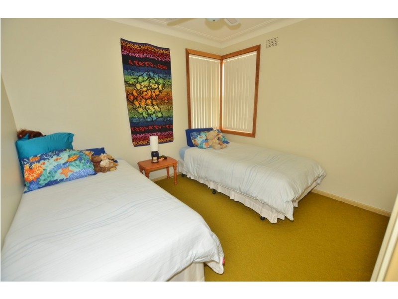 4 Stokes Street, Redhead NSW 2290