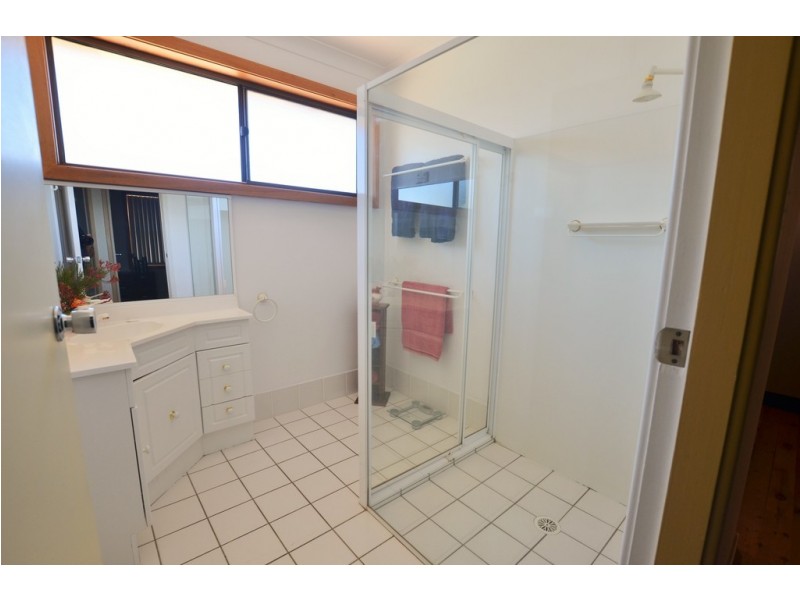 4 Stokes Street, Redhead NSW 2290