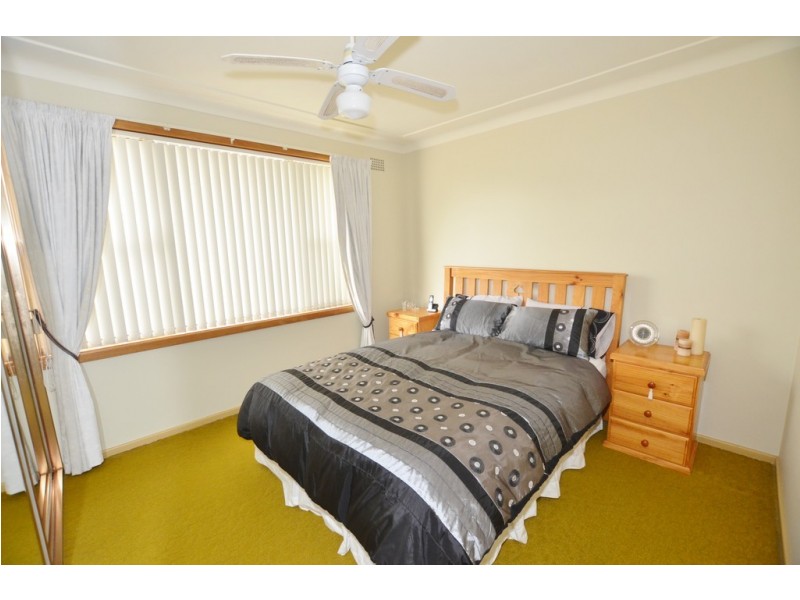 4 Stokes Street, Redhead NSW 2290