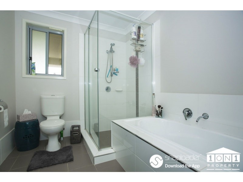 31 Waterside Dr, Fletcher NSW 2287