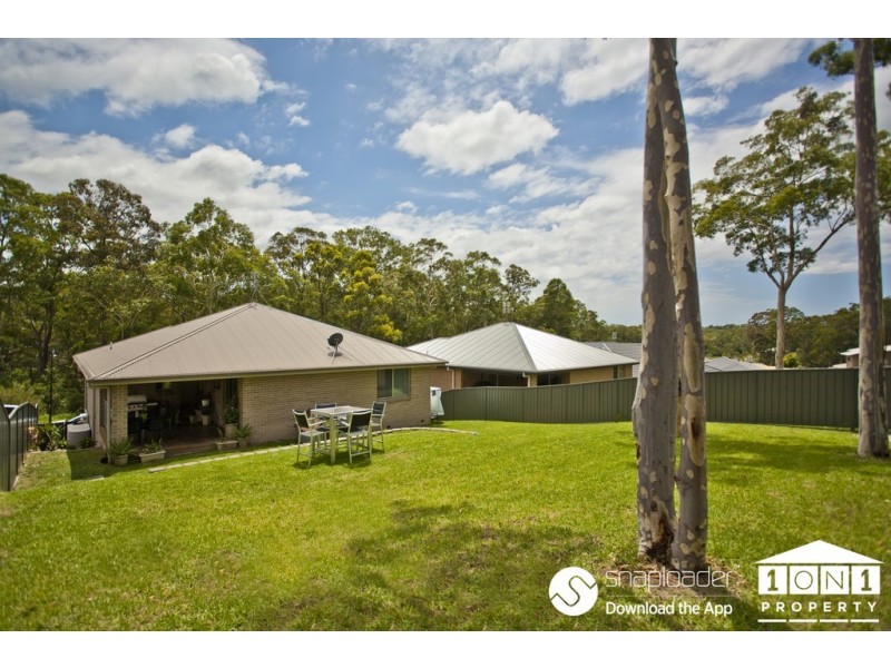 31 Waterside Dr, Fletcher NSW 2287