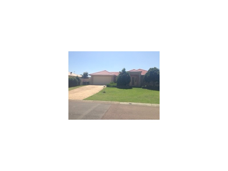 11 Grevillea Drive, Medowie NSW 2318