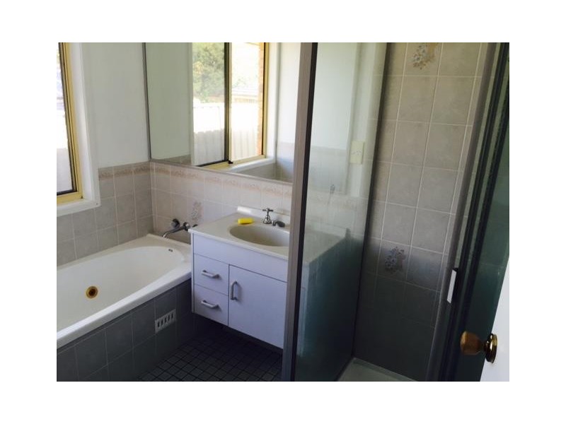 8 Candlewood Close, Tingira Heights NSW 2290